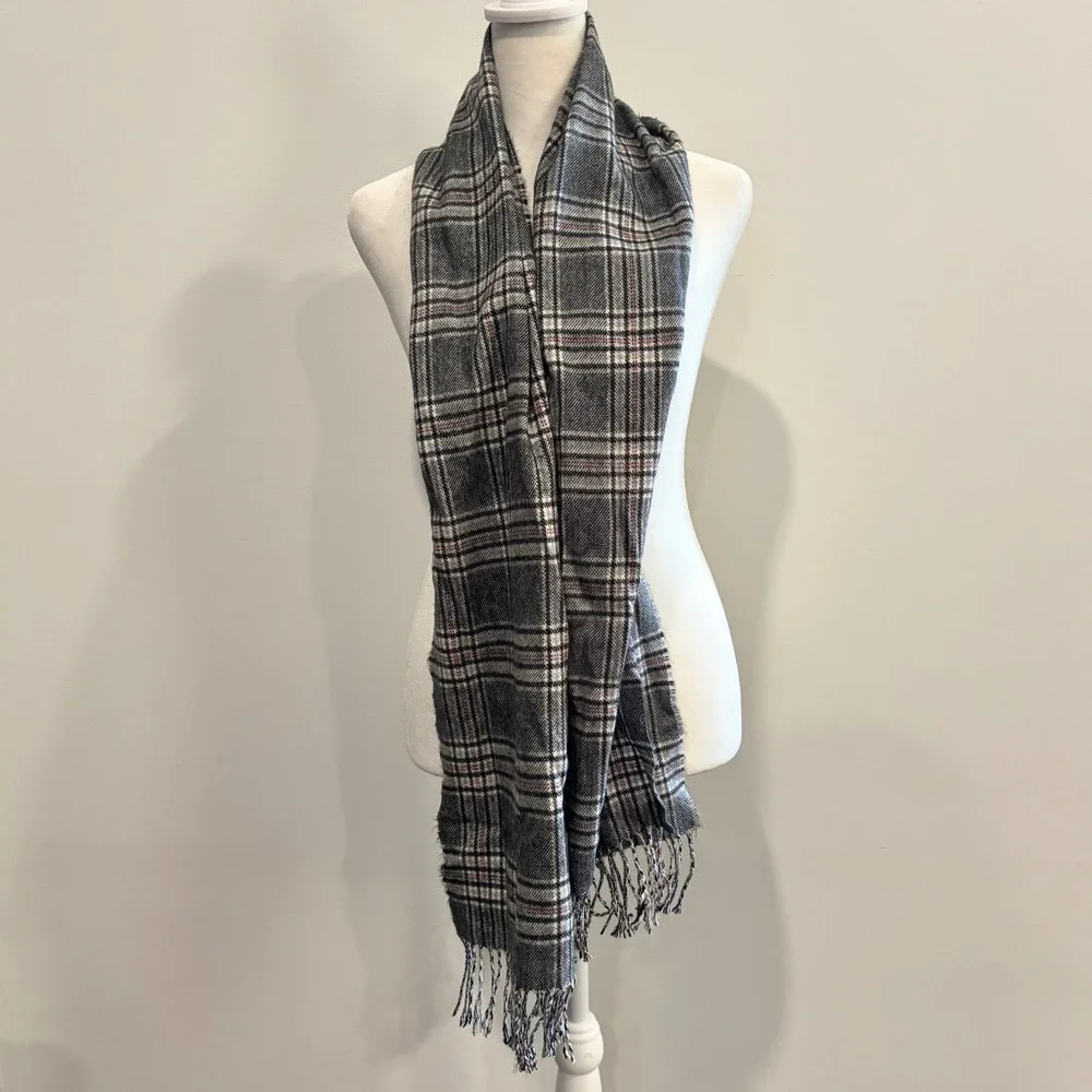 Cashmere Scarf Plaid Fringe Made in Scotland Quiet Luxury Preppy Classic 21257